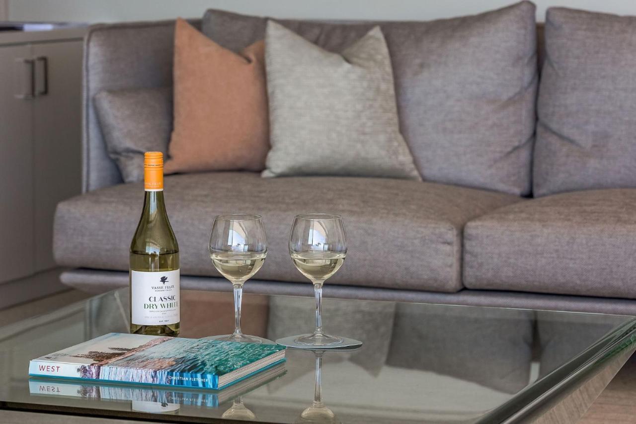 史密斯海滩度假酒店 亚林加普 外观 照片 A bottle of 2015 Dry Creek Valley Sauvignon Blanc